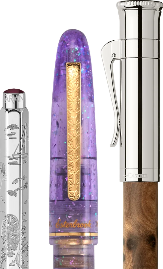 Stylos plume en métal gravé, en résine violette et en bois