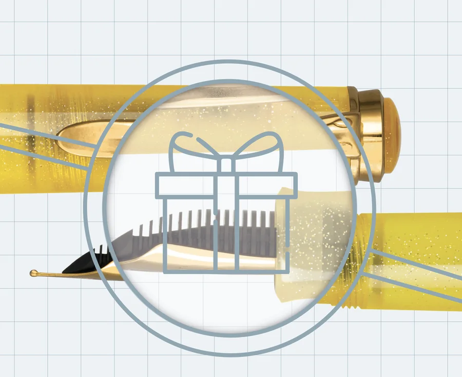 Stylo plume en résine jaune translucide avec capuchon et plume dorés